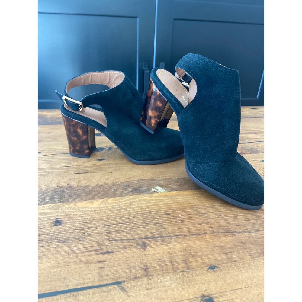 Vionic Suede and Faux Tortoise Heels Sz 6